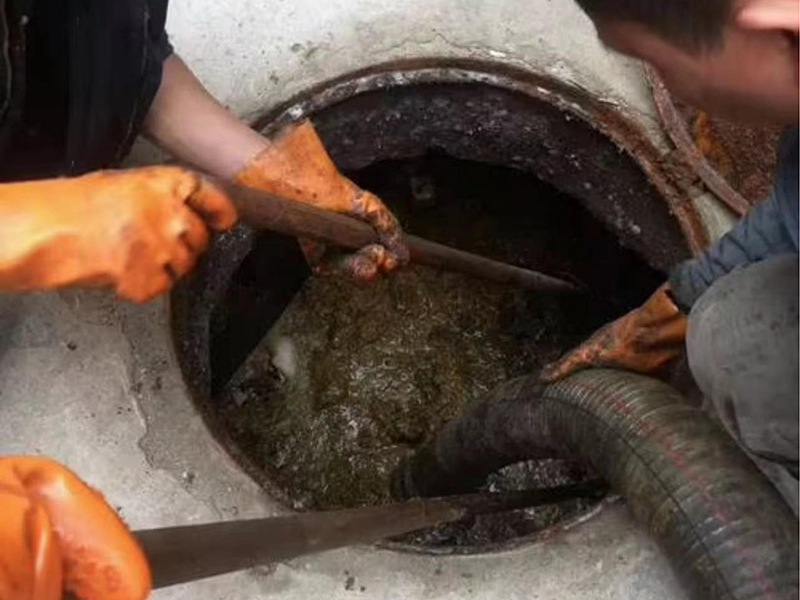 彭泽清理化粪池时如何避免沼气的危害?